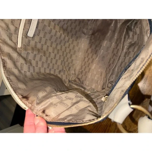 Michael Kors Navy Blue Nylon Tote Bag with Cream Leather Trim and Gold Hardware - Picture 12 of 15